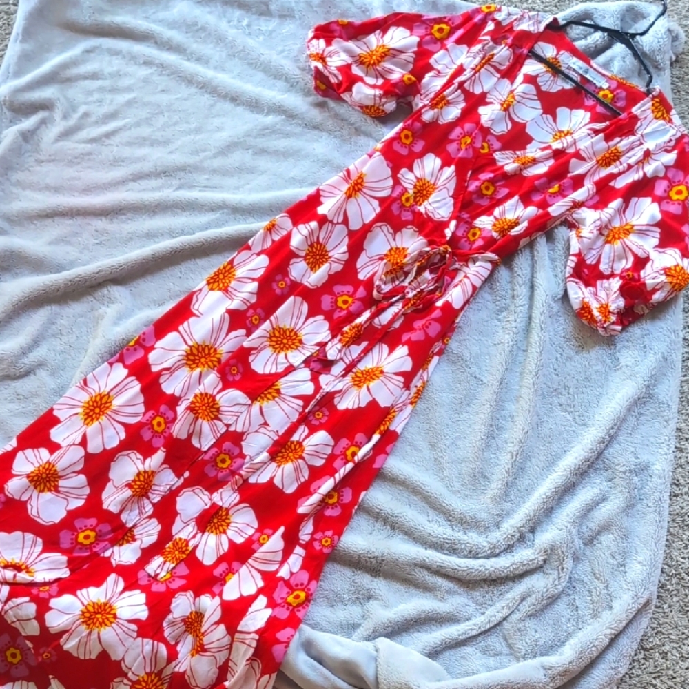 BNWOT Island Threads Floral Wrap Dress